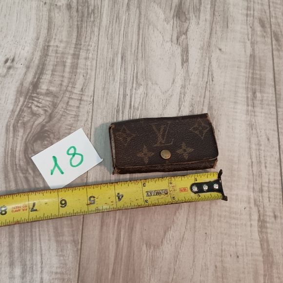 LOUIS VUITTON Key Case Monogram - Picture 11 of 12